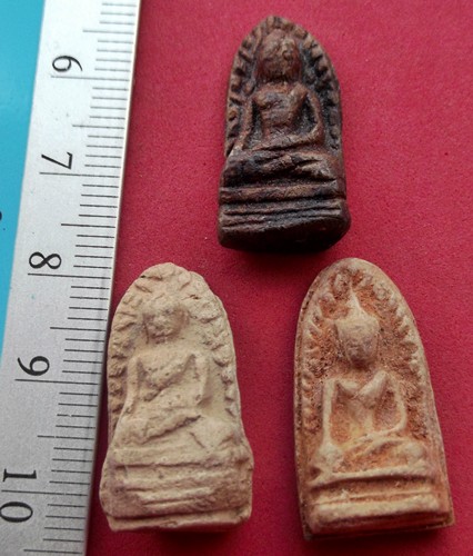 วัดใจเริ่ม 10 บาท กับ  พระรอดเนื้อดิน  ..AT694