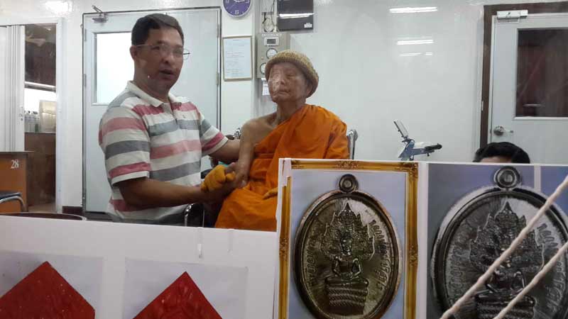 วัดใจ!พระขุนแผนผงพรายกุมารพิมพ์เล็ก ทาทองตะกรุดทองแดงกรรมการนิยม หลวงพ่อคูณ ปริสุทฺโธ วัดบ้านไร่