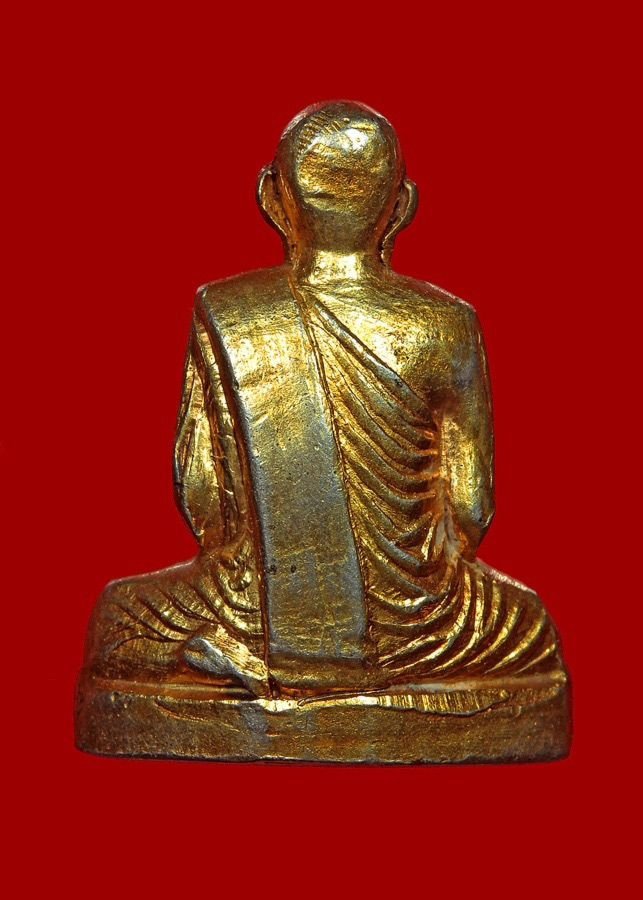 หลวงพ่อแพ รูปเหมือนปั้ม รุ่นแรก ปี2508 เนื้อกะไหล่ทอง 2 