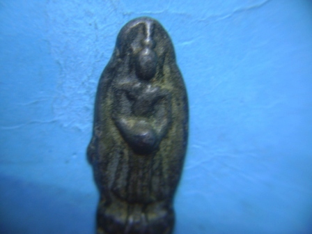 อุ้มบาตร เนื้อตะกั่วเก่า