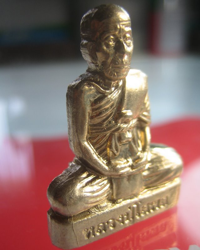 หลวงปู่โสฬส วัดโคกอู่ทอง ปราจีนบุรี รูปเหมือนปั๊ม พิมพ์เข่ากว้างหลังเต็ม รุ่นเจริญลาภ