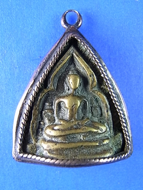 พระชัย วัดราชบพิตร เลี่ยมนาคเก่าครับ