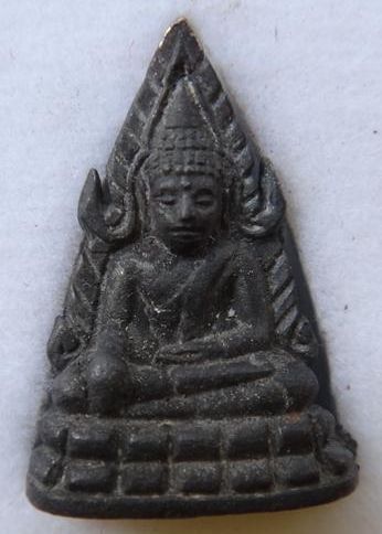  ชัยวัฒน์ชินราชรุ่นมหาจักรพรรดิ์ปี45 เนื้อเหล็กน้ำพี้ก้นเงิน ป ลุกเสก9วัน 