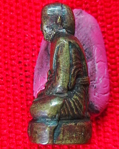 พระปั๊มรูปเหมือนลอยองค์หลวงพ่ออี๋  วัดสัตหีบ   หลังเลข ๑  อุดกริ่ง ตอกโค๊ต วิหาร  สวย 