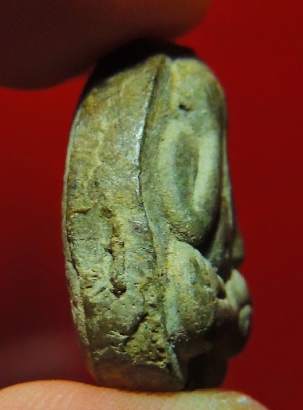 ปิดตายันต์ดวงเล็ก ลป.โต๊ะวัดประดู่ฉิมพลีเนื้อผงใบลานปี 2521 สภาพน่ารัก น่าบูชา