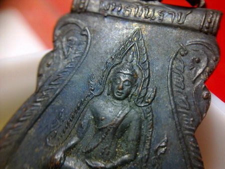 เหรียญพระพุทธชินราช หลังอกเลา บล็อกนิยม เนื้อทองแดงรมดำ ปี11 จ.พิษณุโลก สภาพสวยหายากครับ