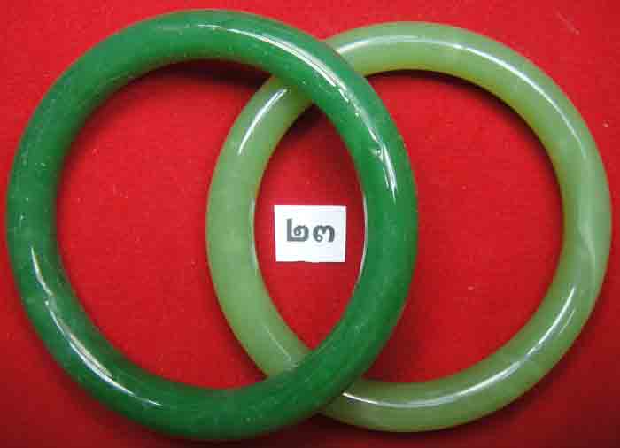 (((วัดใจเคาะเดียว 10 บาทแดง 2 วงคู่)))**กำไลหินหยกสีเขียวเข้ม-อ่อน***