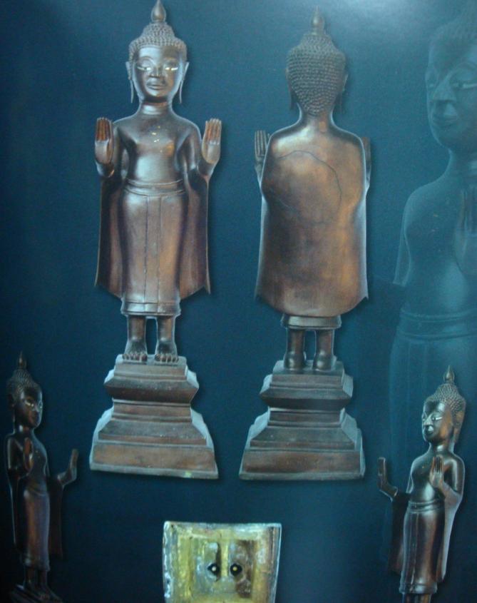 หนังสือรางวัลงานประกวดอุดรธานี รวบรวมพระเกจิฯ ดังแห่งภาคอีสาน หนาถึง 400 หน้า  เคาะเดียวจัดส่งทั่ว