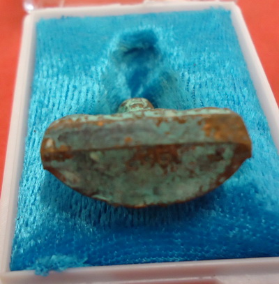 รูปเหมือนปั้ม รุ่นแรก เนื้อขวานฟ้าแช่น้ำมนต์ หลวงปู่จันทร์ วัดซับน้อย จ.เพชรบูรณ์ หมายเลข๘๙๔