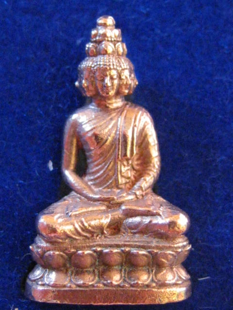 พระพุทธมหาเศรษฐีนวโกฎิ พิมพ์ลอยองค์ เนื้อนวโลหะกลับดำ พิธีเสาร์ห้าวัดไตรมิตร ปี53 อ.ลักษณ์ เรขานิเทศ