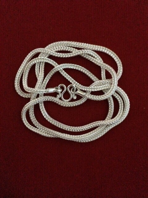 เริ่ม 450 บาท สร้อยเงิน ลายสี่เสาเหลี่ยม (สวมหัวได้) ทำจาก เงินแท้92.5% ยาว 24 นิ้ว หนัก 9 กรัม
