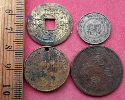 วัดใจเริ่ม 10 บาท กับ เหรียญ ที่ระลึก ..AV642