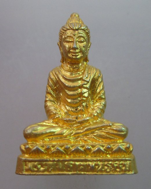 รูปหล่อพระพุทธ  วัดมงคลเทพ จ ฉะเชิงเทรา