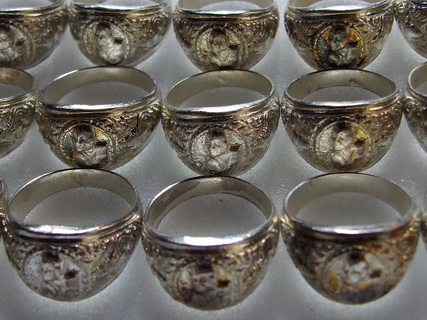 แหวน ล.พ.แพ วัดพิกุลทอง สิงห์บุรี จำนวน 15 วง สวย ไม่ได้ใช้