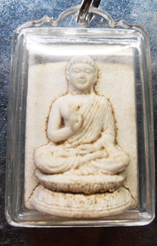 พระเนื้อผงสมเด็จญาณ รุ่นแรกสวยๆเลี่ยมพร้อมใช้ครับ