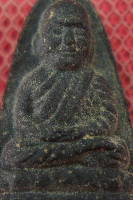 หลวงปู่ทวด วัดท่าไทร จ.สุราษฏร์ฯ ปี 2537 ( พิมพ์เล็ก หรือพิมพ์หน้าปี 24 ) เนื้อว่านกากยายักษ์ อาจาร
