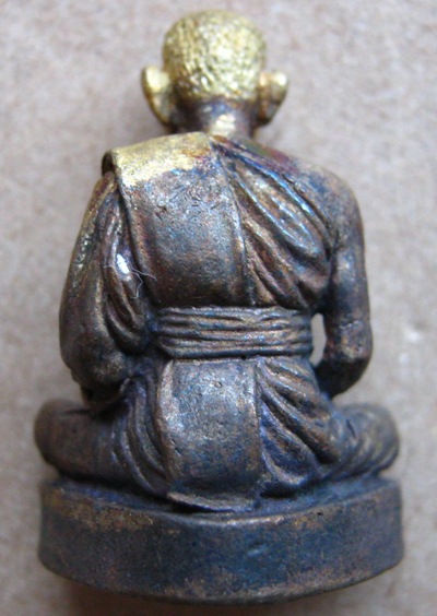 รูปเหมือนหลวงพ่อไสว วัดปรีดาราม จ.นครปฐม ปี2538 รุ่นพิเศษ ตอกโค๊ต"พิเศษ"ใต้ฐานองค์พระ