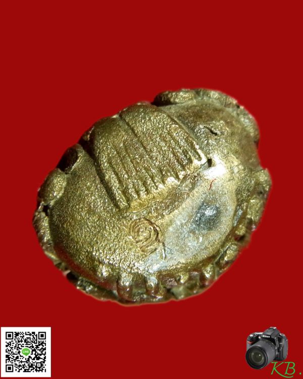 พระปิดตาหลัง ว.ต.ก.  หลวงพ่ออุ้น วัดตาลกง  เนื้อสัมฤทธิ์  ปี พ.ศ. 2542