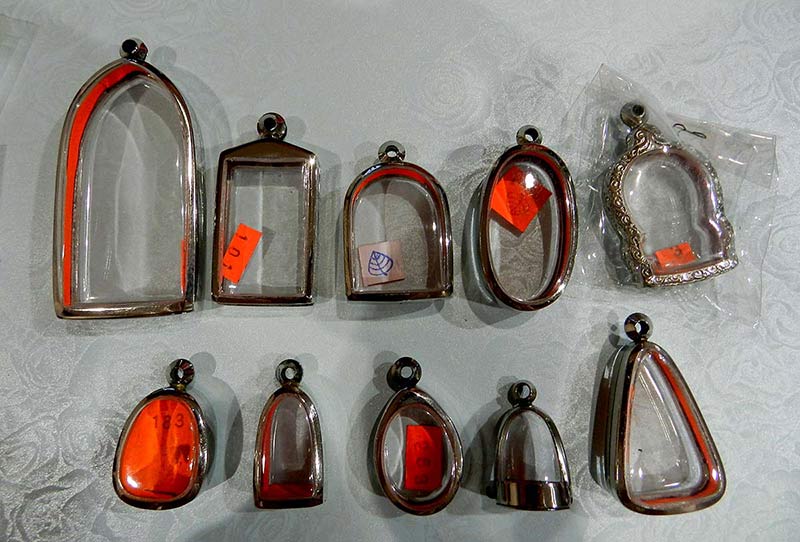 กรอบแสตนเลสคละแบบ 10 ชิ้น มือ 1 เคาะเดียวครับ