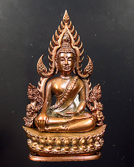 พระพุทธชินราช พิมพ์แต่งฉลุลอยองค์ รุ่น จอมราชันย์ เนื้อบรอนซ์นอก(สำริด) หมายเลข 16844