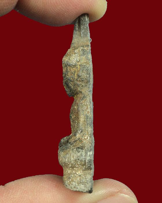 พระท่ากระดานหลวงพ่อนารถ วัดศรีโลหะฯ พิมพ์หน้ายกลงทองกรรมการ กาญจนบุรี