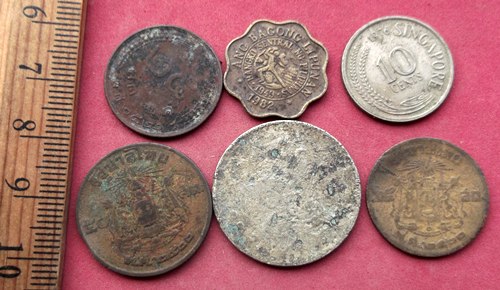 วัดใจเริ่ม 10 บาท กับ เหรียญ ที่ระลึก  ..AV952