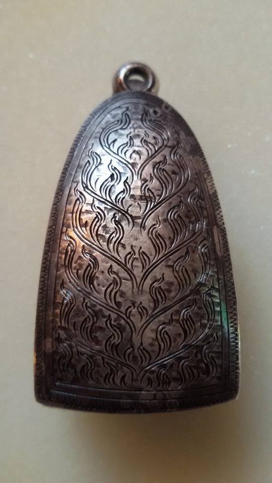 ตลับเงิน งานเก่าแกะมือ ใส่พระกริ่ง พระเนื้อผงวัดประสาท