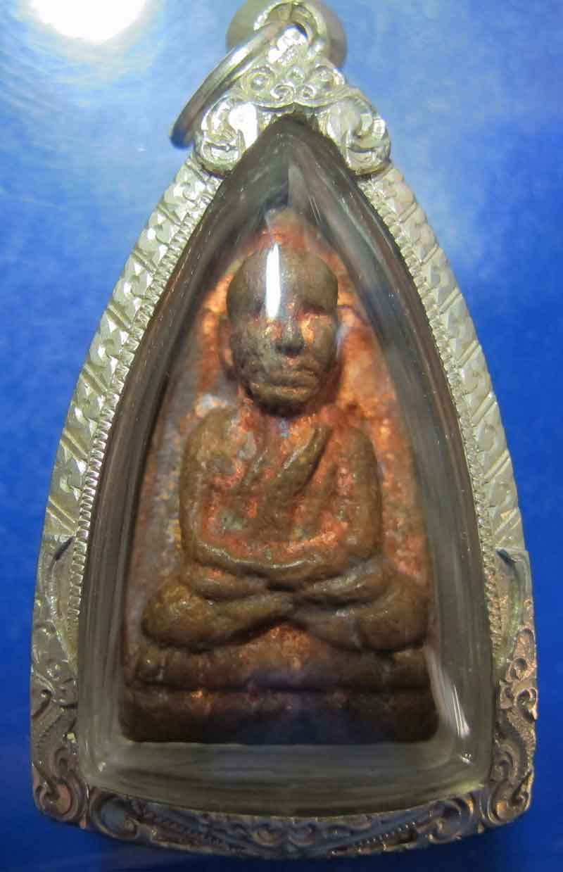 หลวงปู่ทวดพิมพ์เตารีดหลังลายเซ็น "รุ่นมหายันต์ มหามงคล" สำนักตักศิลาเขาอ้อ พ่อท่านคล้อย อโนโม 