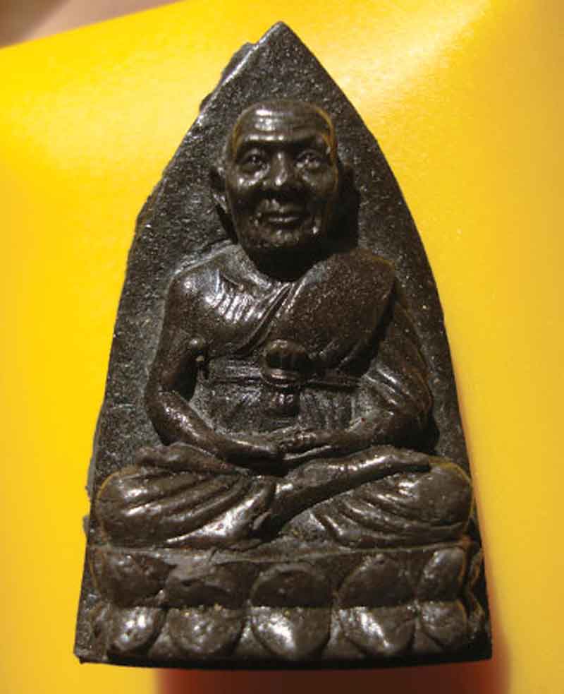 หลวงปู่ทวดเนื้อว่านจัมโบ้ รุ่นสร้างศูนย์ศิลปาชีพ อ.โคกโพธิ์ ปัตตานี เสาร์ 5 ปี 37