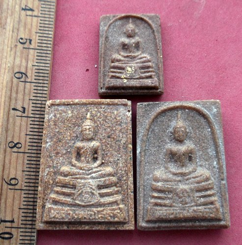 วัดใจเริ่ม 10 บาท กับ ผงกระเบื้องหลังคาโบสถ์ หลวงพ่อพุทธโสธร ..AW34