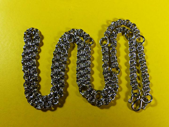 สร้อยสเเตนเลสหว่งคู่ ยาว  16  นิ้ว  เเขวนพระ 9 องศ์  วัดใจ 