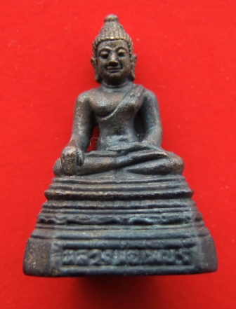 หลวงพ่อเพชร วัดท่าถนน อุตรดิตถ์ กล่องเดิมจากวัด พิธีดีครับ