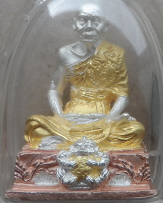 รูปเหมือน หลวงพ่อพูล วัดไผ่ล้อม จ.นครปฐม สามกษัตริย์ มีตอกโค๊ตใต้ฐาน เลี่ยมกันน้ำพร้อมใช้