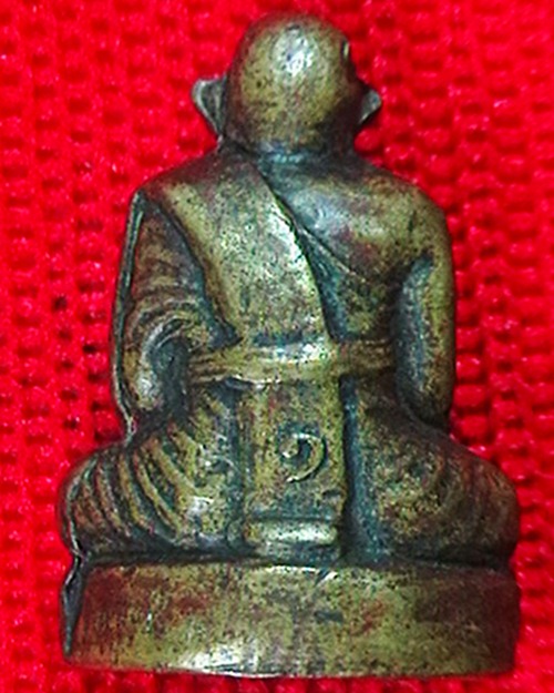 พระปั๊มรูปเหมือนลอยองค์หลวงพ่ออี๋  วัดสัตหีบ   หลังเลข ๑  อุดกริ่ง ตอกโค๊ต วิหาร  สวย 