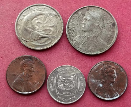 วัดใจเริ่ม 10 บาท กับ เหรียญ ที่ระลึก   ..AW214