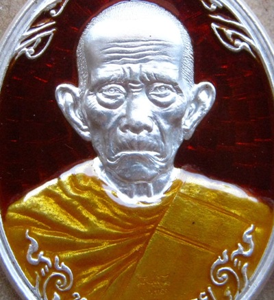 เหรียญซื้อที่ดิน หลวงพ่อรวย วัดตะโก จ.อยุธยา เนื้อเงินลงยาแดง หมายเลข87 จำนวนสร้างน้อยเพียง99เหรียญ