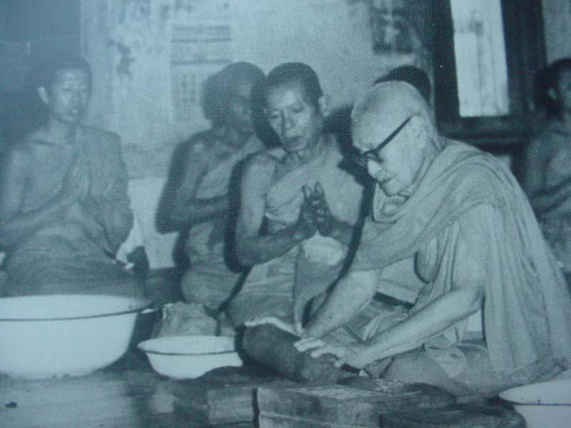 ***พระสมเด็จคะแนน เนื้อผงยาจินดามณี หลวงปู่เพ ิ่ม ปี24 วัดกลางบางแก้ว จ.นครปฐม***2
