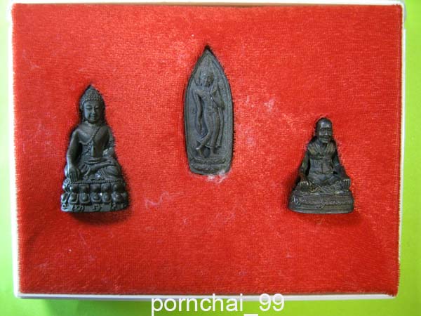 ชุดพระกริ่งหลวงปู่บุดดารุ่นมหาเศรษฐี 101 ปี วัดกลางชูศรีเจริญ จ.สิงห์บุรี