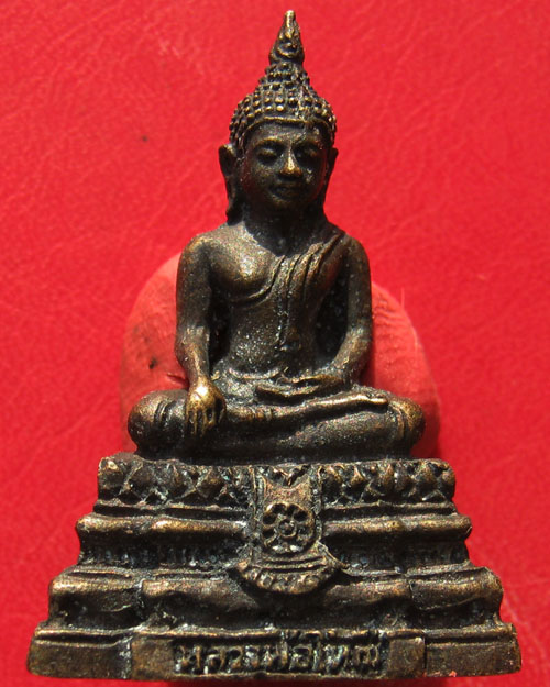 รูปหล่อรุ่นแรกหลวงพ่อใหญ่ วัดโยธานิมิต  จันทบุรี  ปี  ๒๕๒๐