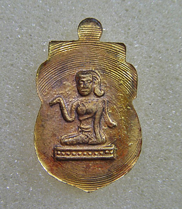 พระพุทธชินราช หลังนางกวัก เนื้อกะไหล่ทองวงเดือนสวยๆครับ