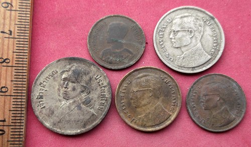 วัดใจเริ่ม 10 บาท กับ เหรียญ ที่ระลึก  ..AW282