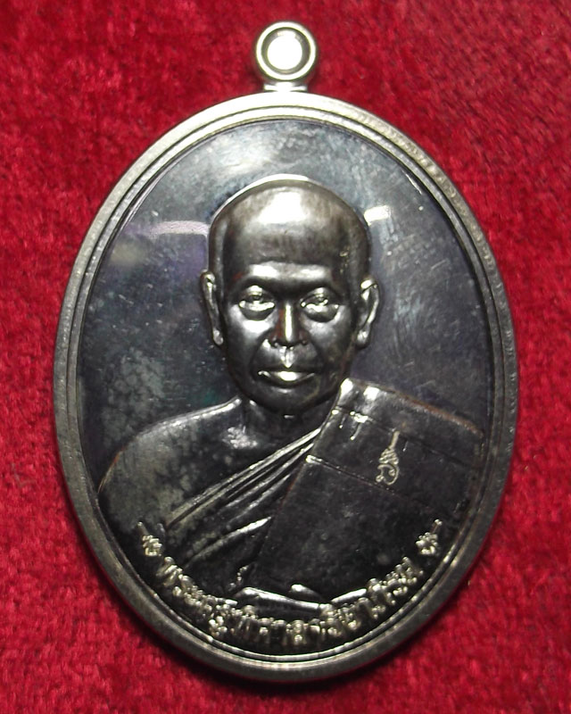 พระมหาสุรศักดิ์ รุ่นฟาต้าไฉ่(รวยแน่นแน่น) เนื้อเงิน หมายเลข 2002