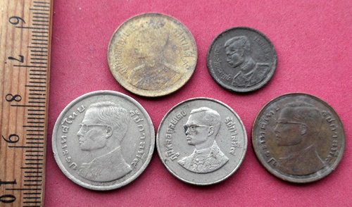 วัดใจเริ่ม 10 บาท กับ เหรียญ ที่ระลึก  ..AW315