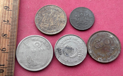 วัดใจเริ่ม 10 บาท กับ เหรียญ ที่ระลึก  ..AW315