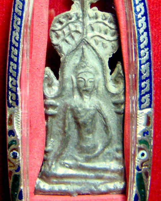 พระชุ้มโพธิ์เนื้อชินเงินกรุว้ดราชบูรณะ จ.พระนครศรีอยุธยา