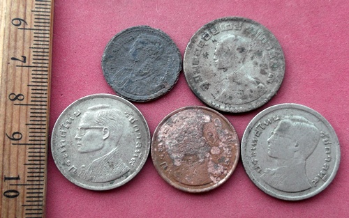 วัดใจเริ่ม 10 บาท กับ เหรียญ ที่ระลึก  ..AW358