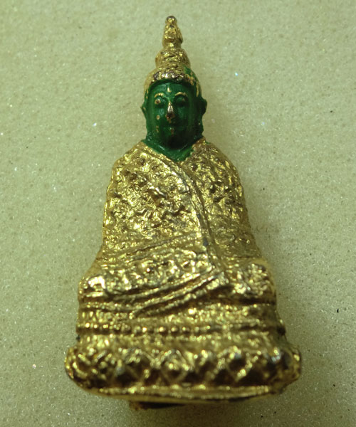 *** เคาะเดียว *** พระแก้วมรกต อุดกริ่ง ทรงเครื่องฤดูหนาว ไม่รู้ที่ครับ