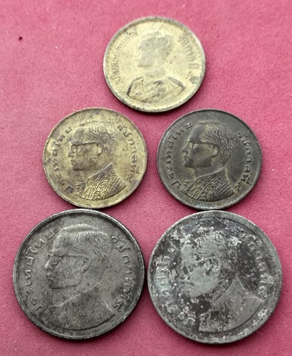 วัดใจเริ่ม 10 บาท กับ เหรียญ ที่ระลึก  ..AW382