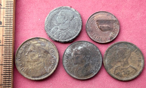 วัดใจเริ่ม 10 บาท กับ เหรียญ ที่ระลึก  ..AW423