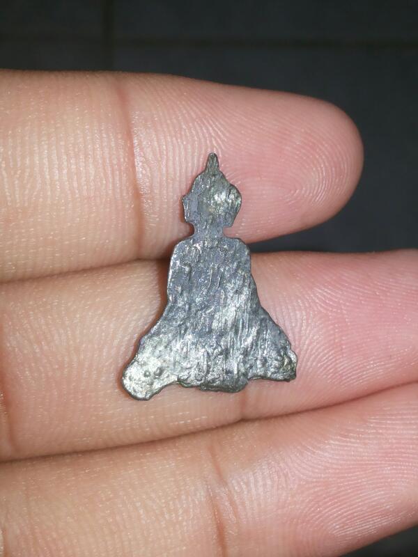 พระกรุวัดพญาดำ ผิวปรอท สวยเดิมครับ